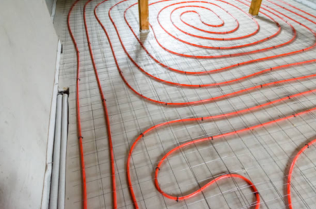 On-Site Installation Service for Hydronic Underfloor Heating Reinforced with Steel Mesh
